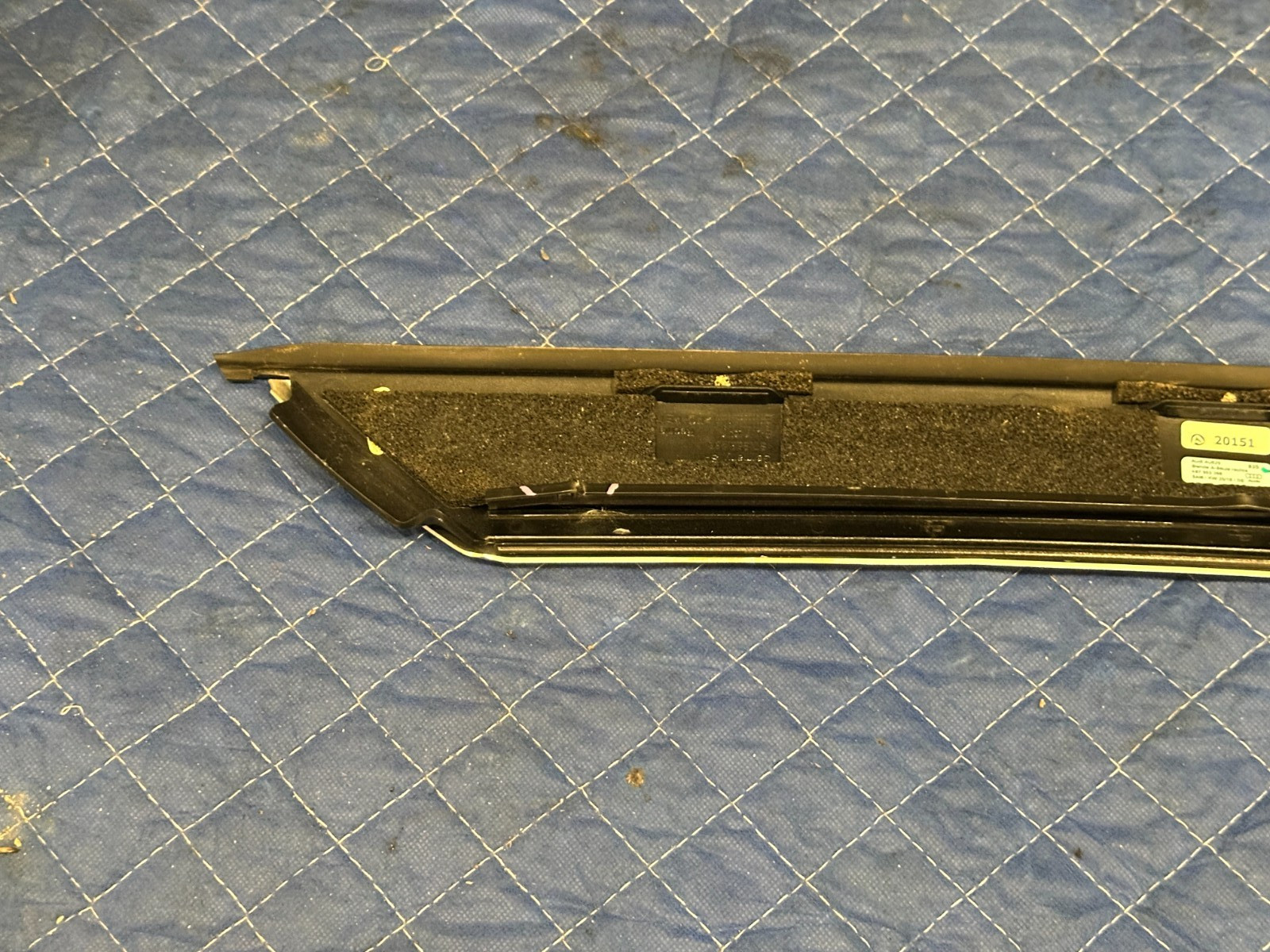 2018 AUDI R8 SPYDER WINDSHIELD RIGHT TRIM PANEL OEM 4S7 853 266 *FLAWS 3,4,7*
