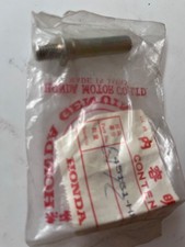 NEW GENIUNE HONDA CBR600 CB350 RC30 VT FRONT BRAKE CALIPER PAD PIN 45131-HA5-671