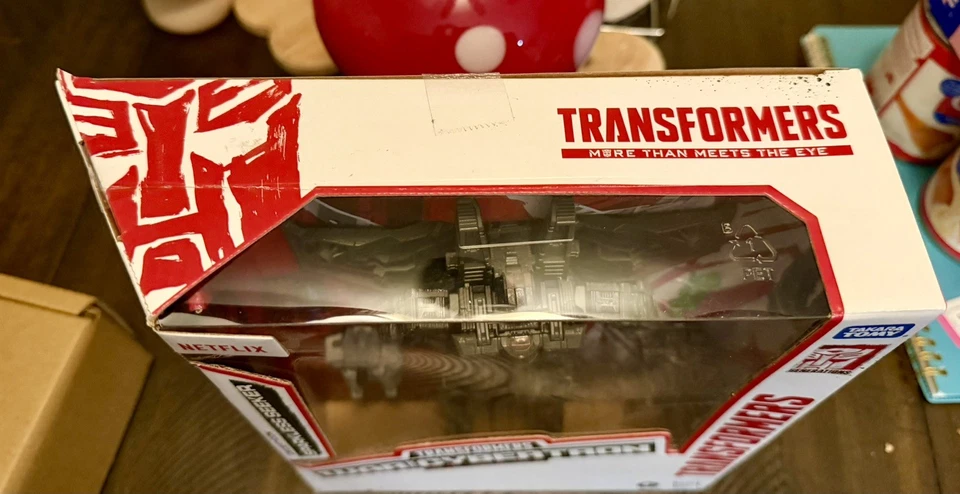 Transformers SPARKLESS SEEKER War for Cybertron Trilogy Netflix Voyager NRFB - Image 2 of 4