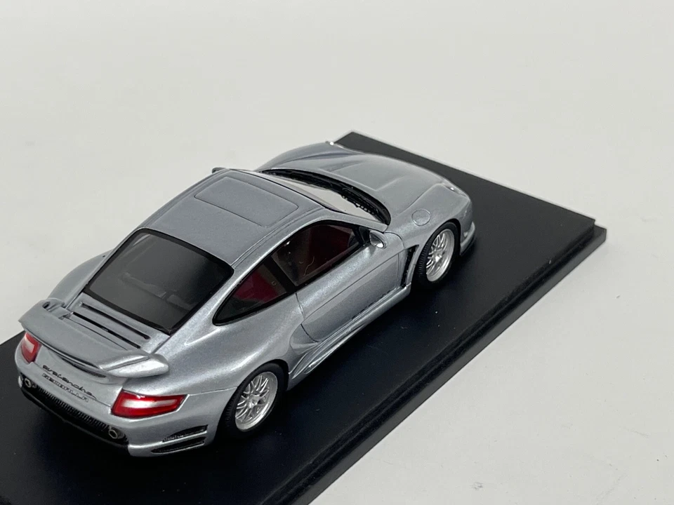 1/43 Spark Porsche 911 Gemballa Avalanche GTR650 from 2006  in Silver  S0707 - Image 3 of 4