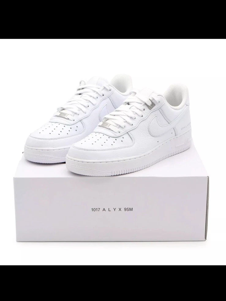 Preços baixos em Nike 1017 ALYX 9SM x Air Force 1 SP Low Triple