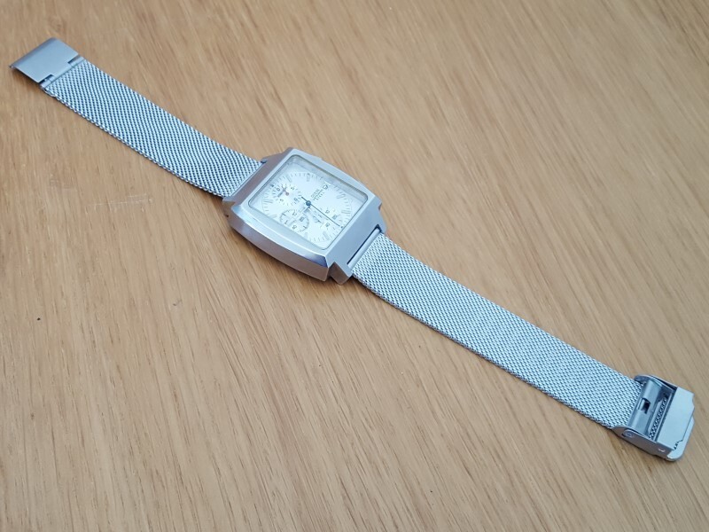 Guess Brushed Silver Logo Watch Case Back Waterpro Guess Water Pro White Dial Crystal Accent Silver Tone Case  main image 2