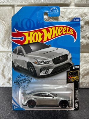 Hot Wheels Nightburnerz 6/10 Jaguar XE SV Project 8 171/250 Silver
