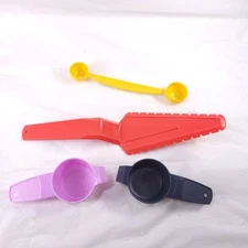 Tupperware Pie Server Melon Baller and Mini Sifters