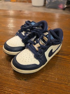 Nike Air Jordan 1 Low GS Midnight Navy UNC Youth Size 9C