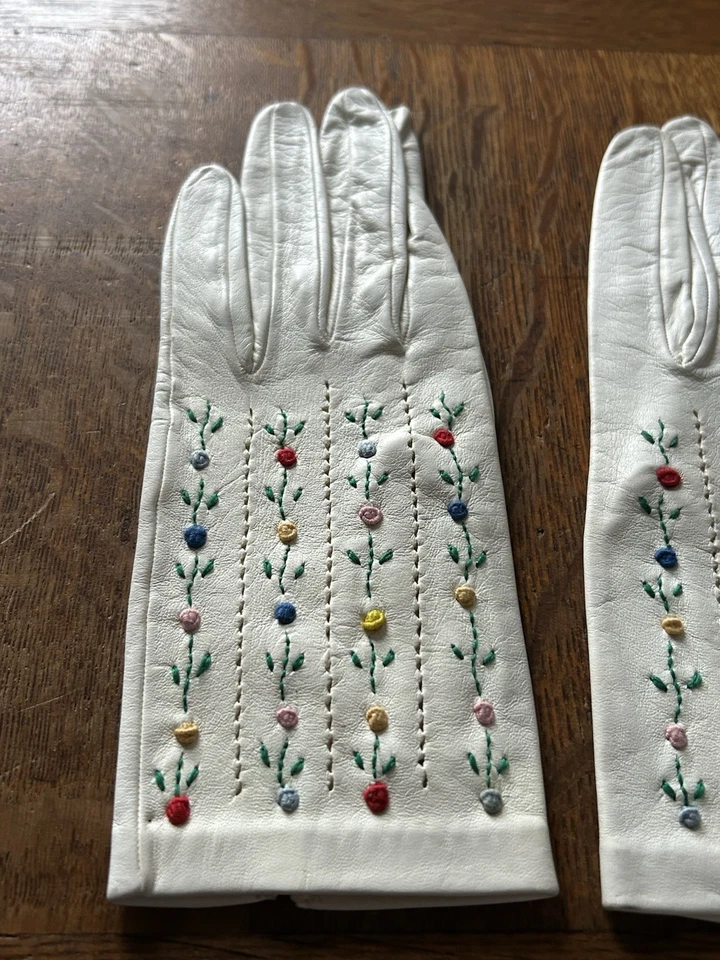 Guantes de vestir cortos vintage de cuero bordados para damas Filipinas Foto 4 de 4