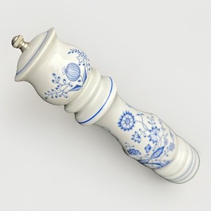 Woodcrest 10"  Blue Onion Blue & White Floral Porcelain Pepper Shaker Mill