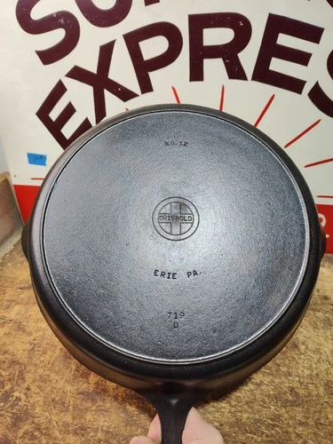 "Fully Restored" GRISWOLD #12 Cast Iron Skillet Pan Small Logo Seasoned Flat
