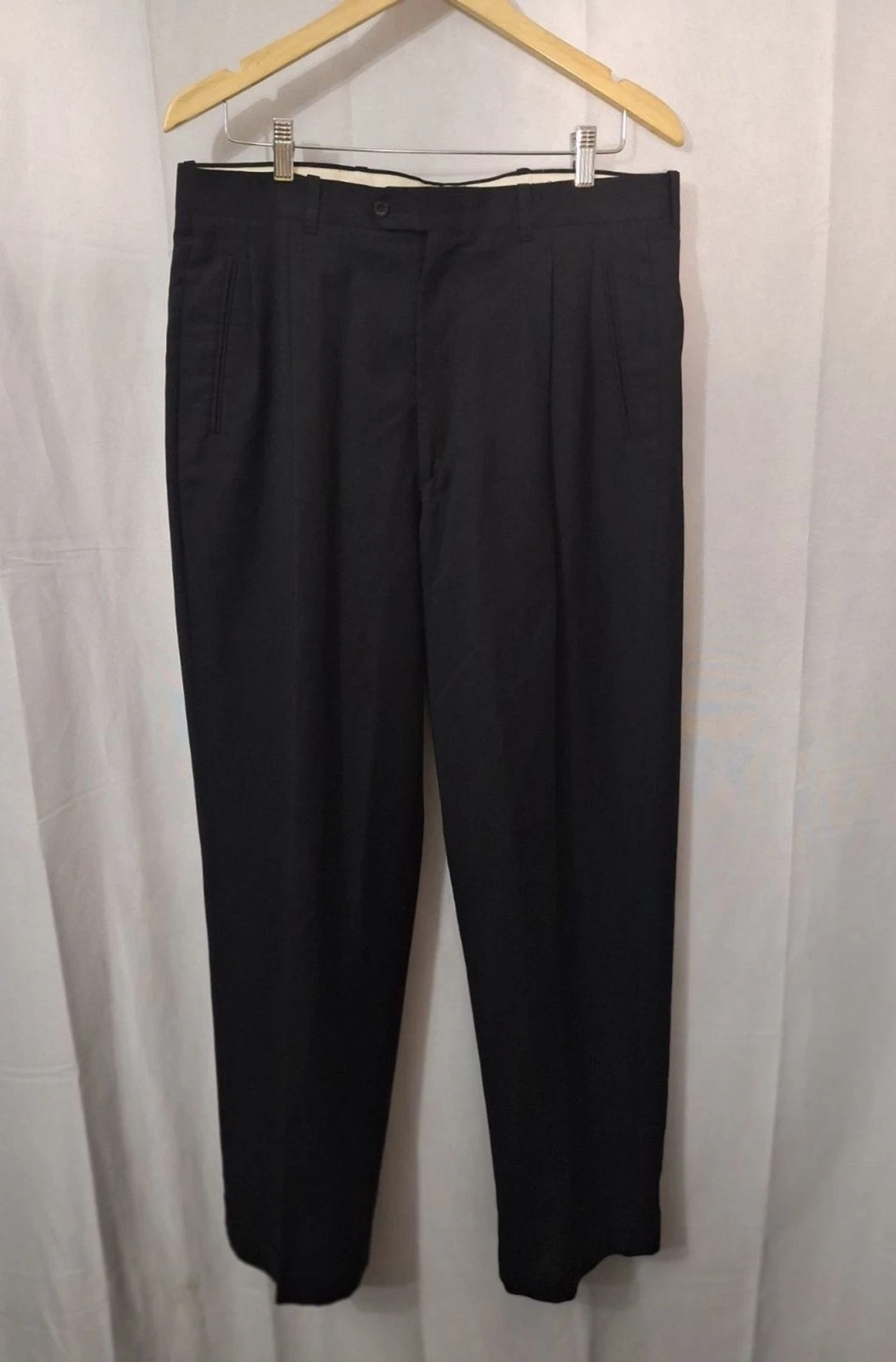 Yves Saint Laurent Classic Black Dress Pants Men's 34x32 Tailored Pleated Cuffed
Opens in a new wind