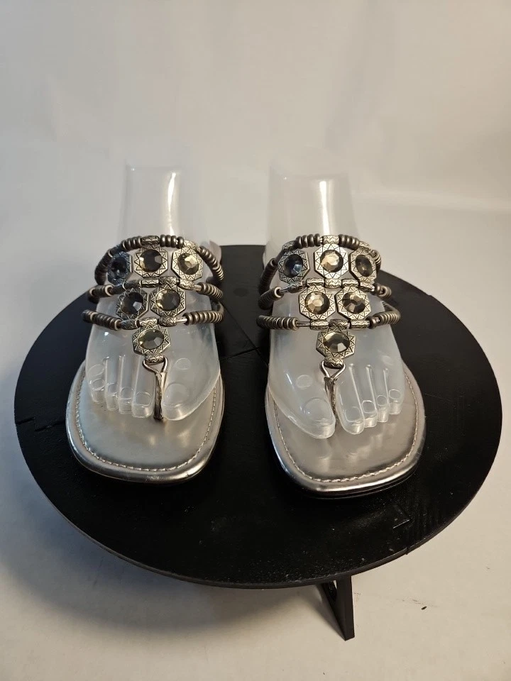 Jessica Simpson Womens Rhinestone/Metal Beaded Flip Flop Sandals Sz 7B - Image 3 of 4