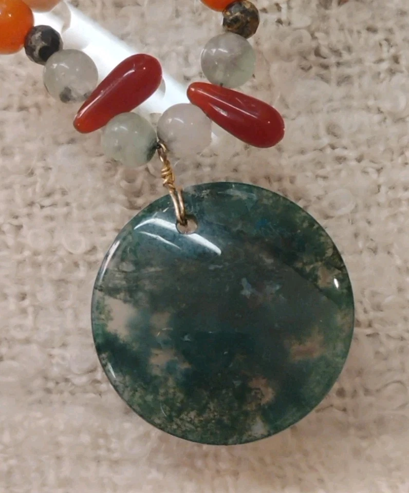 Colgante redondo de ágata musgo y cuentas de piedra natural real en collar de cuero de 26"! Foto 4 de 4