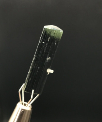 Bi Color Green Cap Turmalin Specimen 11,4Ct From AStak Nala, Pakistan.