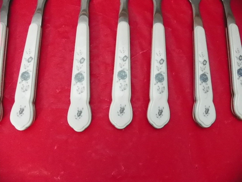 SET OF 7 PFALTZGRAFF BLUE ROSE SALAD FORKS PLASTIC HANDLES BOX 31