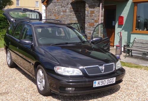 Vauxhall Omega 2.6 V6 Estate Automatic Good condition MOT