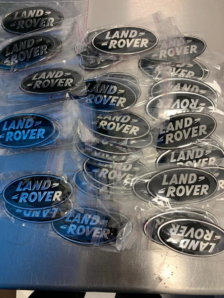 Land Rover Grille Badge - 86mm x 43mm - Black & Silver - DAG500160 - Image 2 of 4