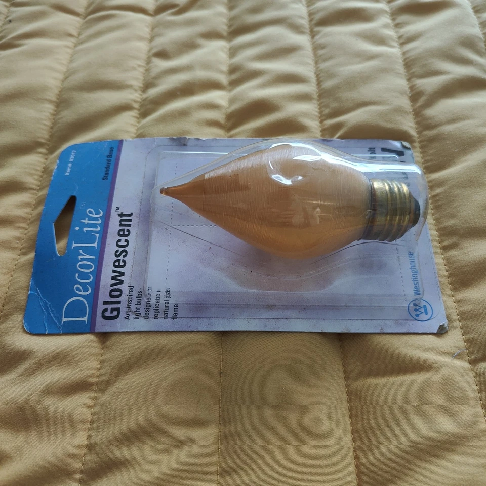 Westinghouse DecorLite SPUN GLOWESCENT AMBER LIGHTBULB 40C15 Med Base 40w Flame - Image 3 of 4