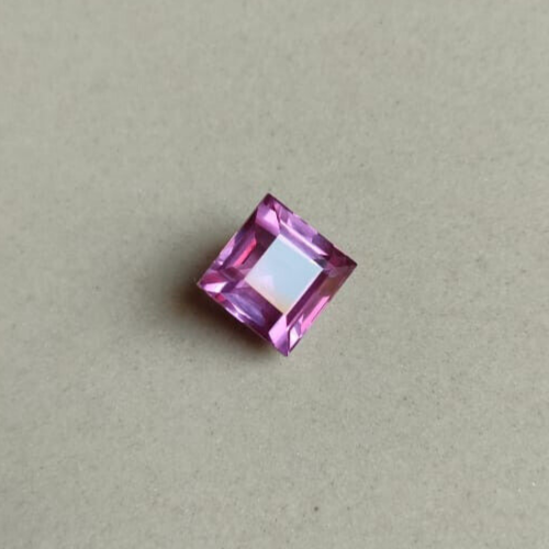 Pierre Précieuse Naturelle Zultanite, Taille Coussin Carré, 20,40 Ct, Changeant De Couleur