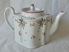 ANTIQUE PORCELAINOUS FLORAL ENGLISH TEAPOT, CIRCA 1790