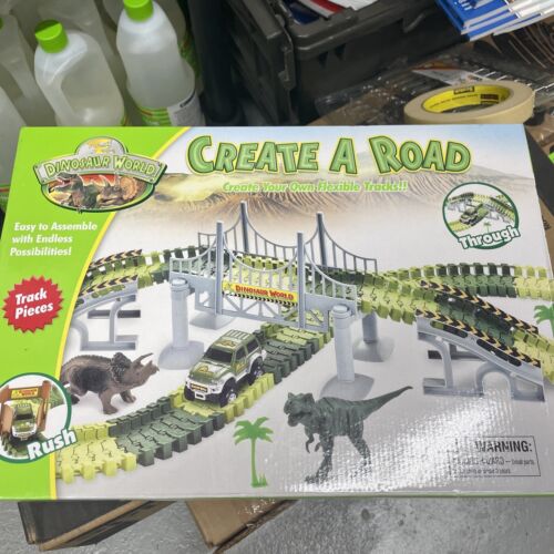 Dinosaur Toys,Create A Dinosaur World Road Race,Flexible Track Playset S11 - Picture 1 of 3