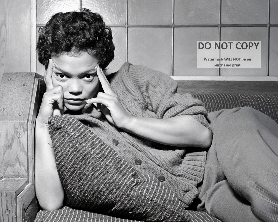 Ertha Kit Singer EARTHA KITT ACTRESS AND SINGER - 8X10 PUBLICITY PHOTO (SP-372) | eBay