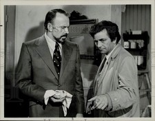 1974 Press Photo Richard Kiley, Peter Falk in "A Friend in Deed" - srp11047