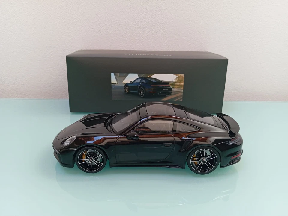 Porsche 911 992 1 Turbo S 1/18 Minichamps Ultra Rare 222 Pz - Immagine 4 di 4