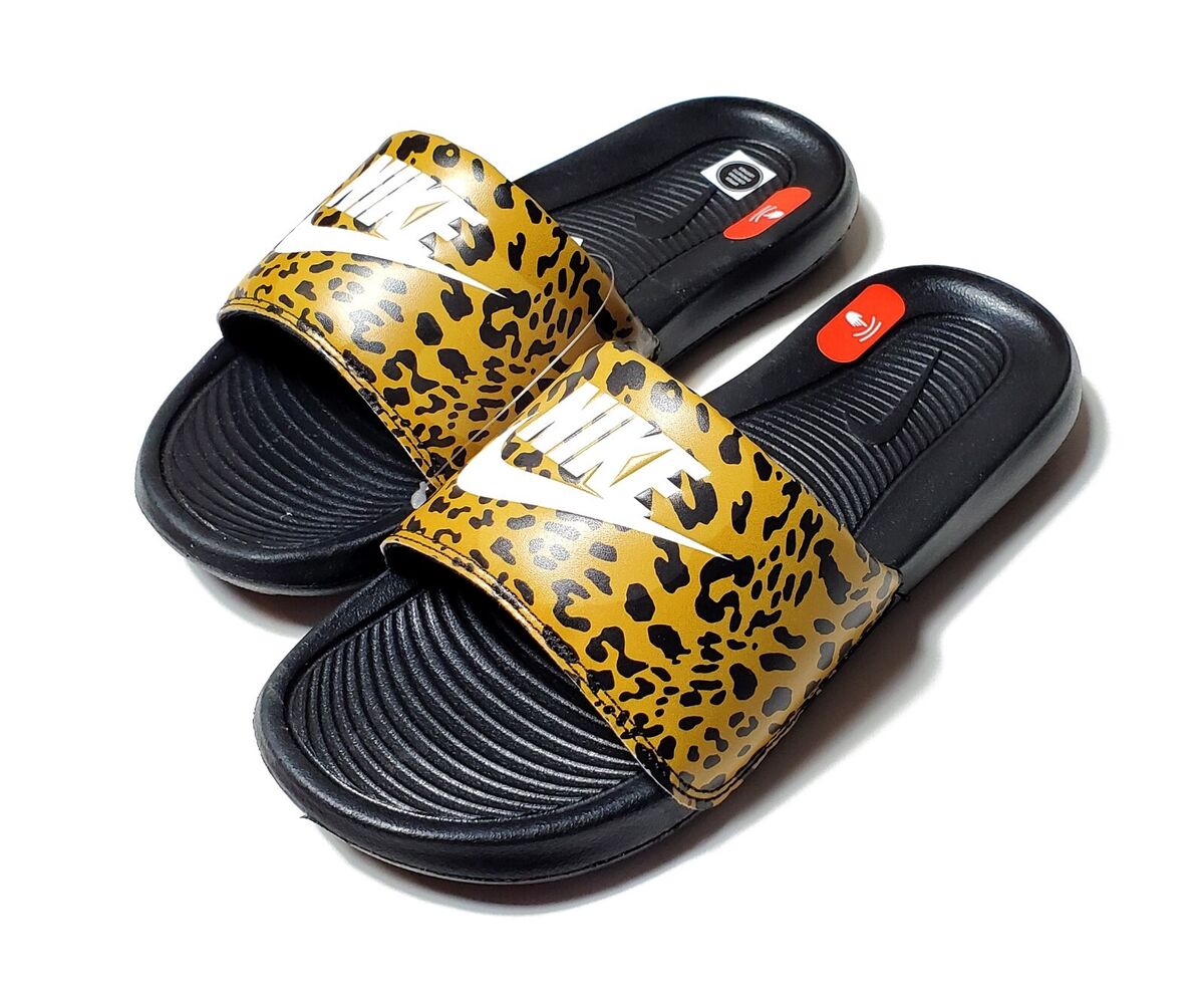 【NIKE】W VICTORI ONE SLIDE PRINT (LEOPARD) NEW NIKE Victori One Sport Women's Slide Leopard Print