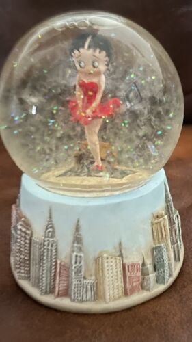 Musical Snow Dome Globe Betty Boop - I Want To Be Loved By You - Photo 1 sur 4