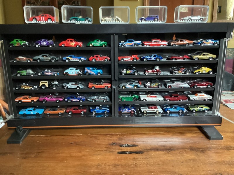 HOT WHEELS AND LARGE DISPLAY CASE LOT OF 54