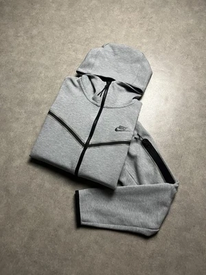 sweat/pull à capuche avec zip/gilet/veste/nike tech fleece/gris/très bon état/M - Photo 1/4