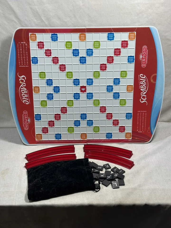 Juego de mesa crucigrama Scrabble Diamond edición aniversario Milton Bradley 2007 Foto 2 de 4