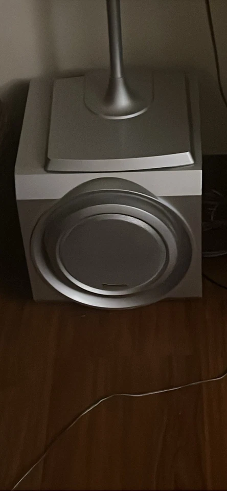 Panasonic SA-HT692 Cambiador de 5 CD Sistema de sonido envolvente Reproductor de DVD AM/FM Receptor. Foto 2 de 3