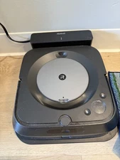 iRobot Braava Jet M6 with 4 washable mop pads 