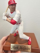 MARK McGWIRE 1998 Salvino Porcelain Figurine 692/5000