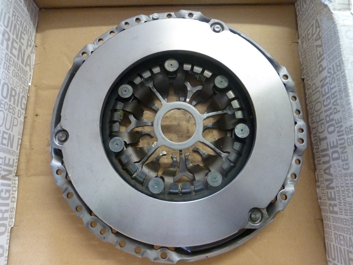 GENUINE RENAULT KADJAR,NISSAN QASHQAI,X TRAIL 2 PIECE CLUTCH KIT