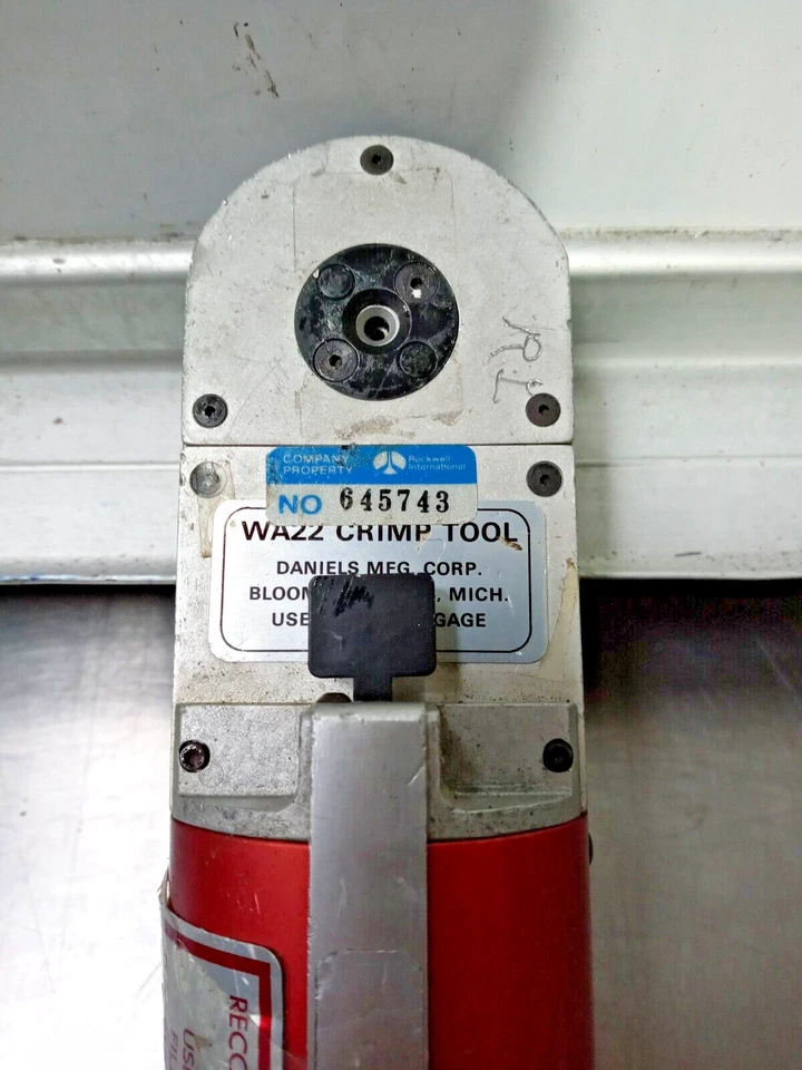 Herramienta de prensado neumática Daniels Mfg Corp (DMC) WA22 (80-120 PSI) Foto 3 de 4