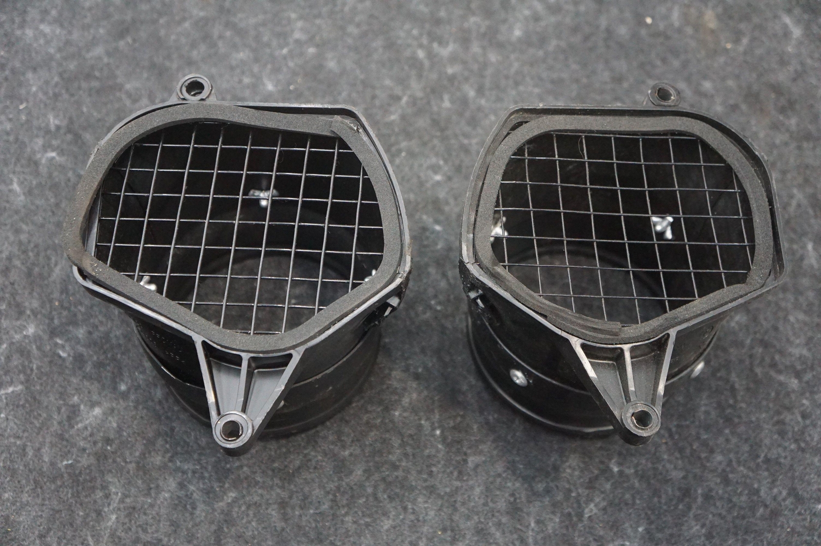 Set 2 Rear Left & Right Quarter Air Duct Grille 254307 254308 Ferrari 458 09-15
