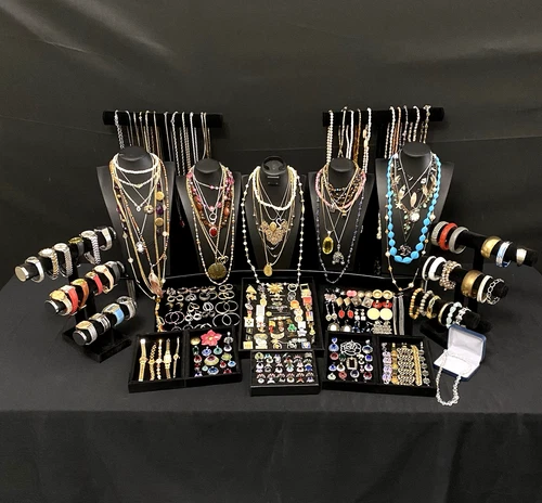 264 pc Antique Vintage Estate Costume Jewelry Some Signed. Lot 699