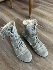 Women  s Gray Boots Size 10