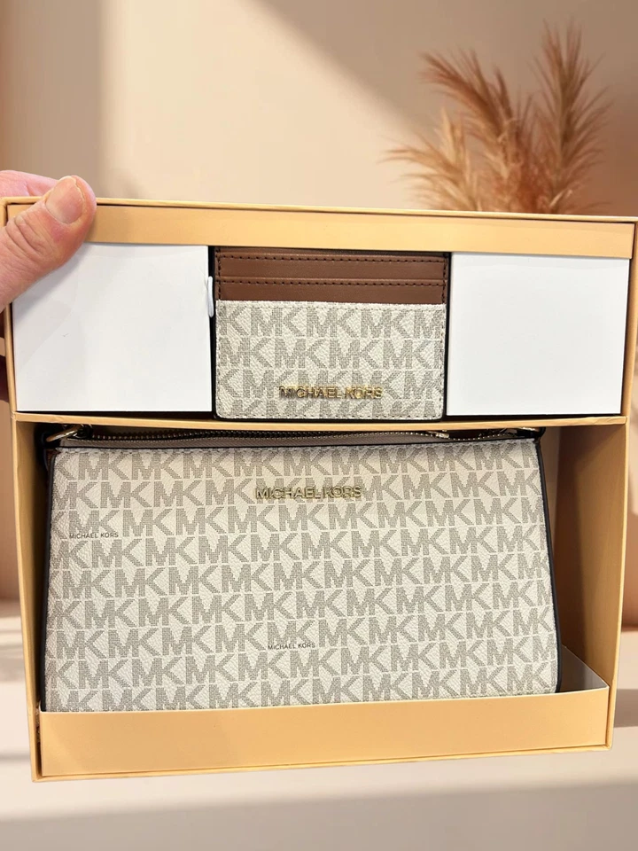 Michael Kors Jet Set Damas Mediano Logo Bolsa y Estuche para Tarjetas Caja de Regalo Set Vainilla Foto 3 de 4