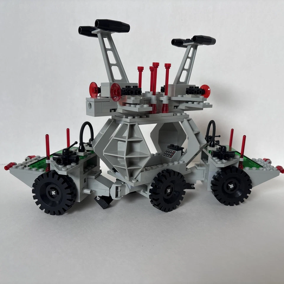 Lego Classic Space 6952 Solar Power Transporter Near Complete - Vintage 1985 - Image 2 of 4
