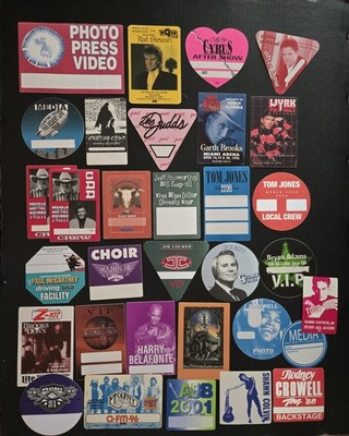 Lot (32) Backstage VIP Press Passes Various Artists Collection 