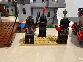 LEGO Castle: King's Castle (70404). 99% complete. Good Condition.