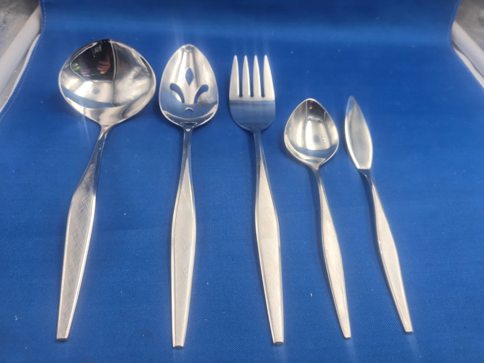 Lot of 5 Oneida WINDRIFT Stainless Serving Pieces set #2