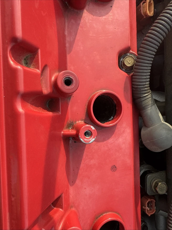 Cubierta de válvula delantera Mitsubishi Eclipse GT 2006-2012 3,8 L Foto 2 de 4