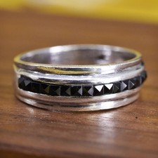Size 8.5, vintage Sterling silver ring, modern 925 band with cluster black cz