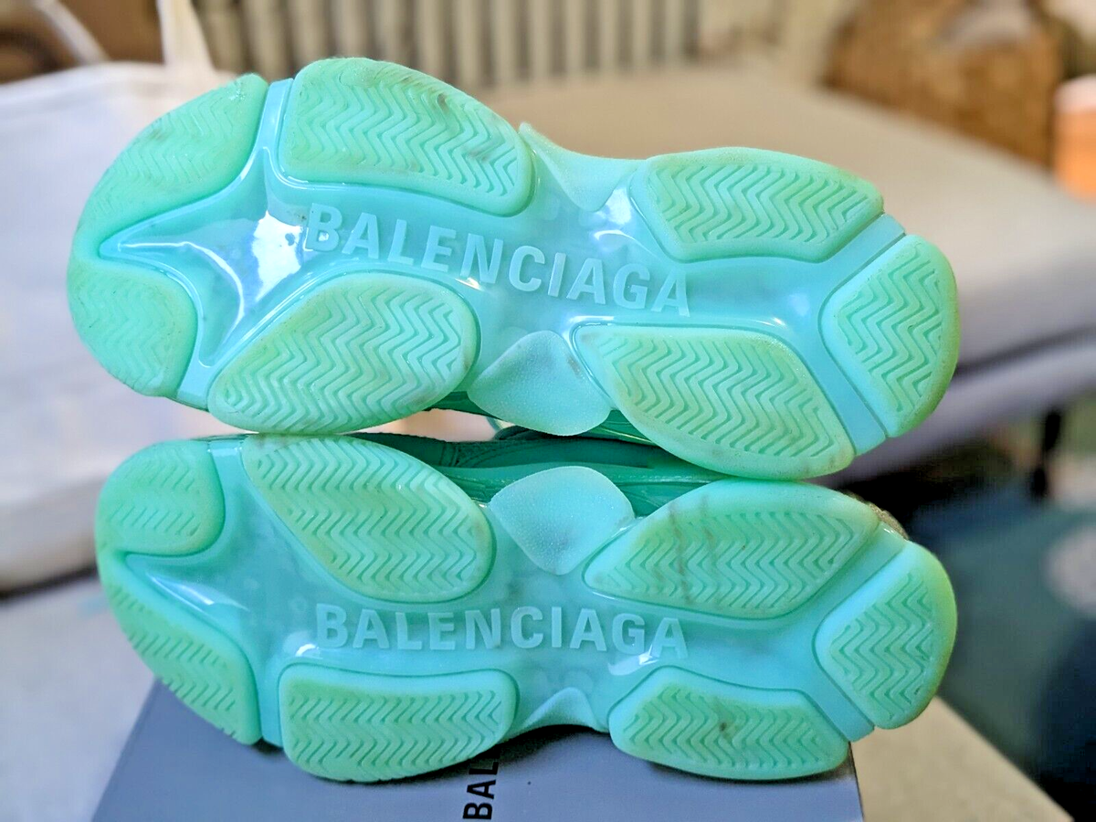Size 9 - Balenciaga Triple S Sneaker Clear Sole - Mint Blue Size 9 - Balenciaga Triple S Sneaker Clear Sole - Mint Blue