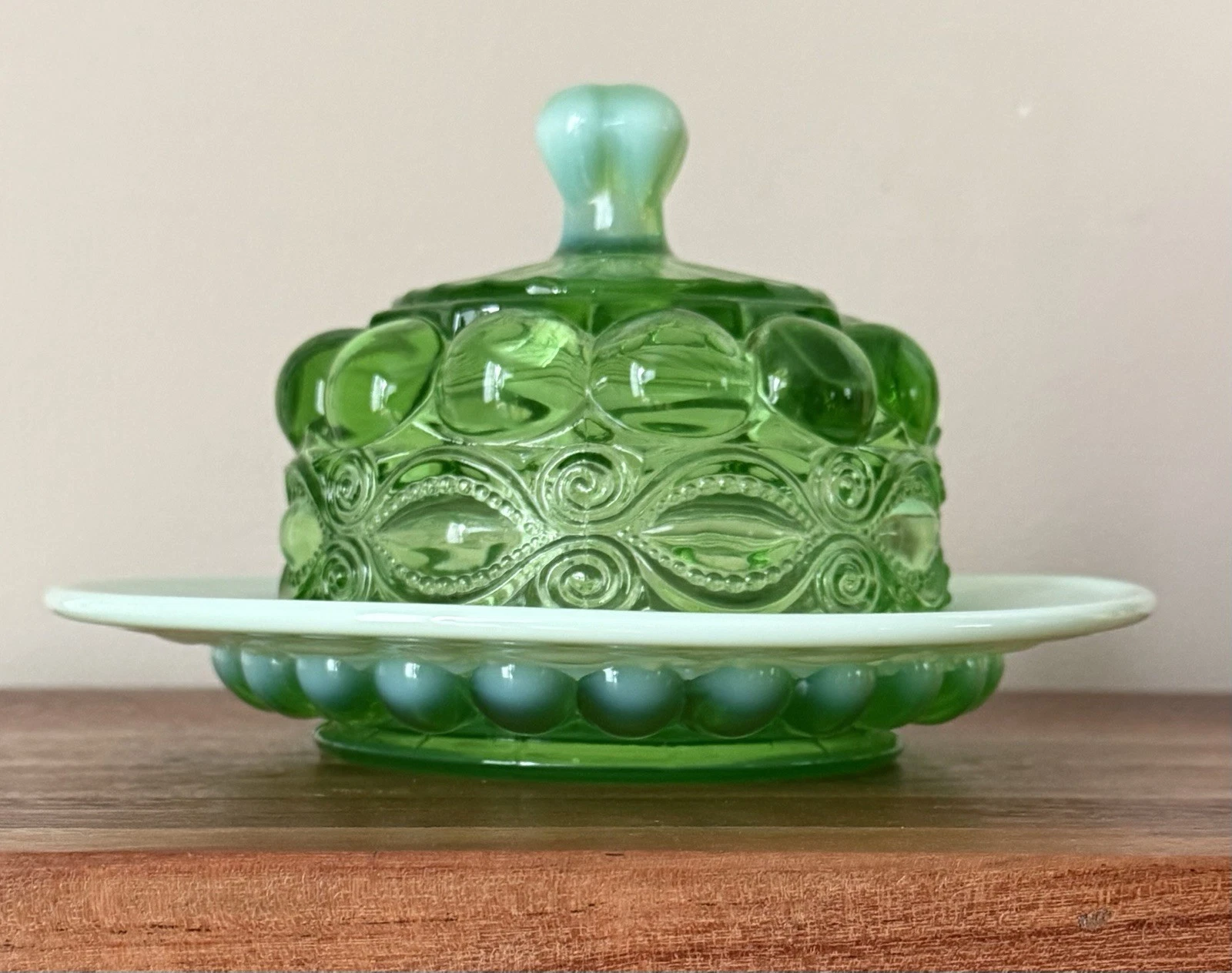 Mosser Glass EYE WINKER Green Opalescent Covered Butter Dish Vintage Style - NEW
Opens in a new wind