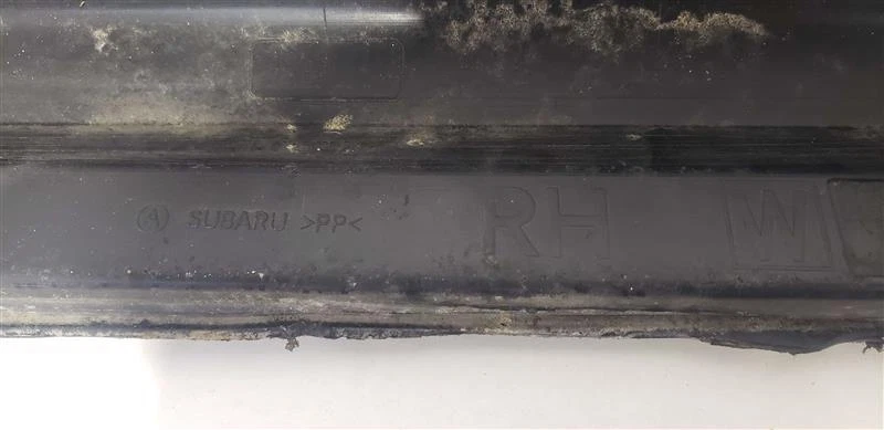 Panel basculante izquierdo negro moldeado rasguño menor OEM 2009 Subaru Tribeca AWD 4 puertas Foto 4 de 4