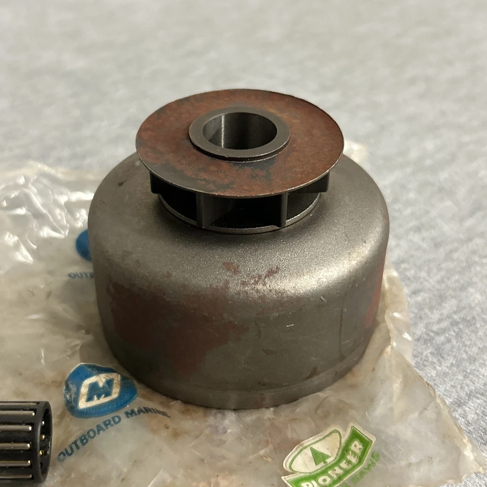 NOS Pioneer 474453 Chainsaw Sprocket Assembly - Image 3 of 4